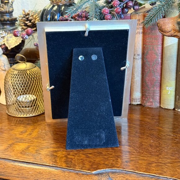 Vintage Frame with 3D Roses and Wedding Picture - Picture 12 of 13